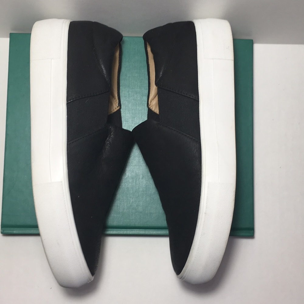 VINCE CAMUTO Leather Platform Slip-On Sneakers